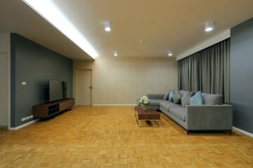 For RENT : BioHouse service Apartment / 3 Bedroom / 3 Bathrooms / 290 sqm / 130000 THB [8297665]