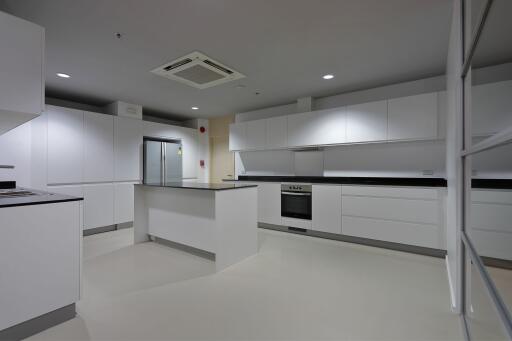 For RENT : BioHouse service Apartment / 3 Bedroom / 3 Bathrooms / 290 sqm / 130000 THB [8297665]