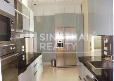 For RENT : Le Raffine Jambu Dvipa Sukhumvit 39 / 2 Bedroom / 2 Bathrooms / 241 sqm / 135000 THB [3803237]