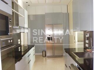 For RENT : Le Raffine Jambu Dvipa Sukhumvit 39 / 2 Bedroom / 2 Bathrooms / 241 sqm / 135000 THB [3803237]