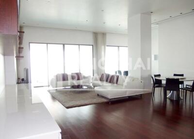 For RENT : Le Raffine Jambu Dvipa Sukhumvit 39 / 2 Bedroom / 2 Bathrooms / 241 sqm / 135000 THB [3803237]