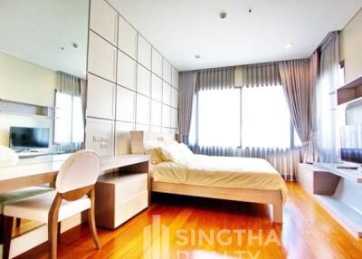 For RENT : Bright Sukhumvit 24 / 3 Bedroom / 3 Bathrooms / 189 sqm / 135000 THB [5487206]