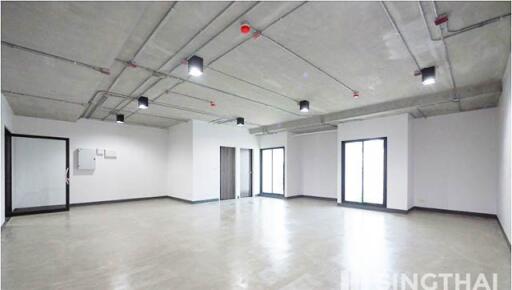 For RENT : Office Thonglor / 2 Bedroom / 2 Bathrooms / 210 sqm / 135850 THB [7387014]