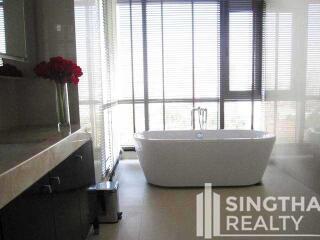 For RENT : S 59 / 3 Bedroom / 3 Bathrooms / 241 sqm / 140000 THB [6591724]