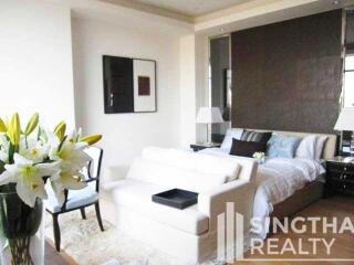 For RENT : S 59 / 3 Bedroom / 3 Bathrooms / 241 sqm / 140000 THB [6591724]