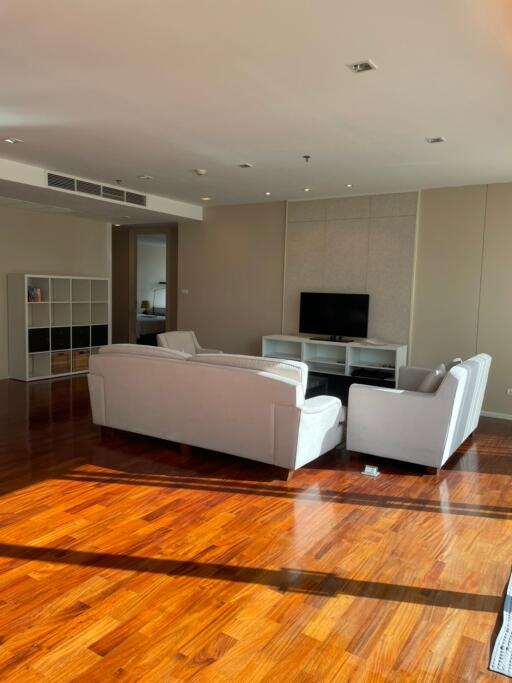 For RENT : G.M. Serviced Apartment / 3 Bedroom / 3 Bathrooms / 278 sqm / 120000 THB [9594013]