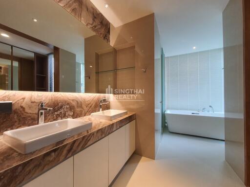 For RENT : Park Court Sukhumvit 77 / 3 Bedroom / 4 Bathrooms / 287 sqm / 140000 THB [10016380]