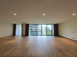 For RENT : Park Court Sukhumvit 77 / 3 Bedroom / 4 Bathrooms / 287 sqm / 140000 THB [10016380]