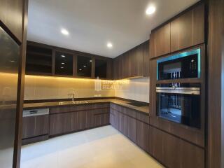 For RENT : Park Court Sukhumvit 77 / 3 Bedroom / 4 Bathrooms / 287 sqm / 140000 THB [10016380]