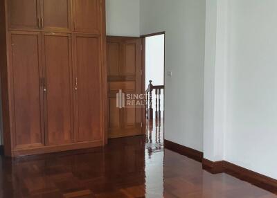 For RENT : House Thonglor / 4 Bedroom / 4 Bathrooms / 400 sqm / 140000 THB [R10191]