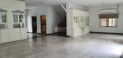 For RENT : House Thonglor / 4 Bedroom / 4 Bathrooms / 400 sqm / 140000 THB [R10191]