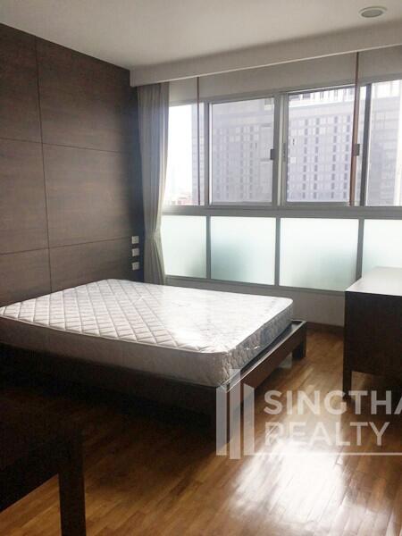 For RENT : Chodtayakorn / 4 Bedroom / 4 Bathrooms / 245 sqm / 140000 THB [6114558]