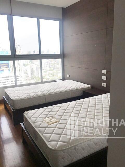 For RENT : Chodtayakorn / 4 Bedroom / 4 Bathrooms / 245 sqm / 140000 THB [6114558]