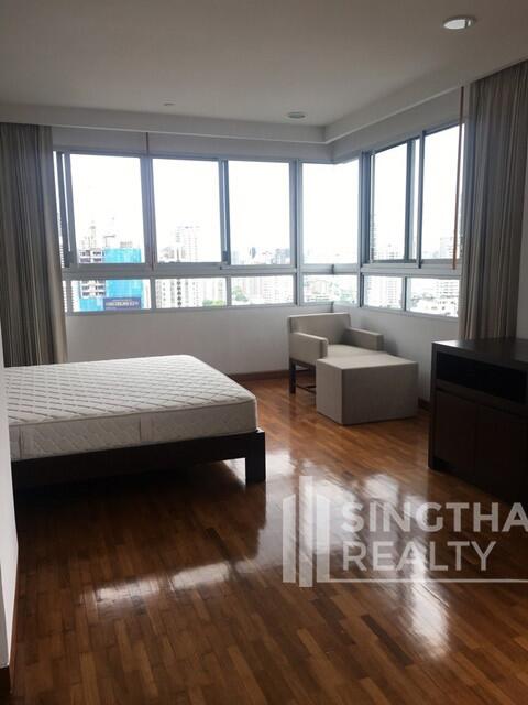 For RENT : Chodtayakorn / 4 Bedroom / 4 Bathrooms / 245 sqm / 140000 THB [6114558]