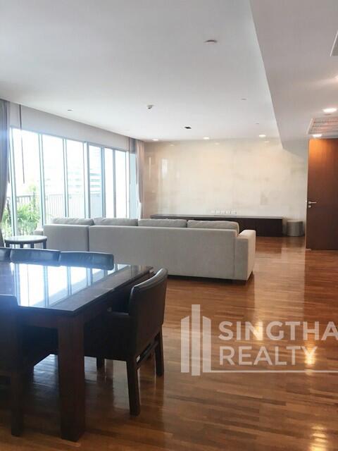 For RENT : Chodtayakorn / 4 Bedroom / 4 Bathrooms / 245 sqm / 140000 THB [6114558]