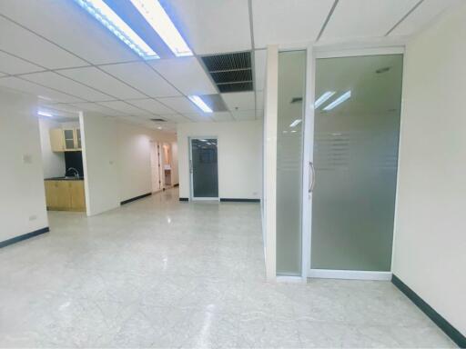 For RENT : Office Asoke / 2 Bedroom / 4 Bathrooms / 270 sqm / 140000 THB [R10614]