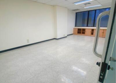 For RENT : Office Asoke / 2 Bedroom / 4 Bathrooms / 270 sqm / 140000 THB [R10614]