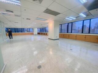For RENT : Office Asoke / 2 Bedroom / 4 Bathrooms / 270 sqm / 140000 THB [R10614]