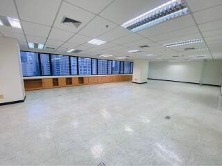 For RENT : Office Asoke / 2 Bedroom / 4 Bathrooms / 270 sqm / 140000 THB [R10614]