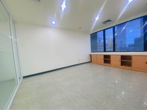 For RENT : Office Asoke / 2 Bedroom / 4 Bathrooms / 270 sqm / 140000 THB [R10614]