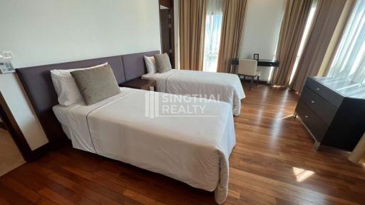 For RENT : Royal Residence Park / 3 Bedroom / 3 Bathrooms / 230 sqm / 140000 THB [10569032]