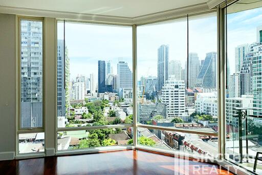 For RENT : Royce Private Residences / 3 Bedroom / 3 Bathrooms / 179 sqm / 145000 THB [8418884]