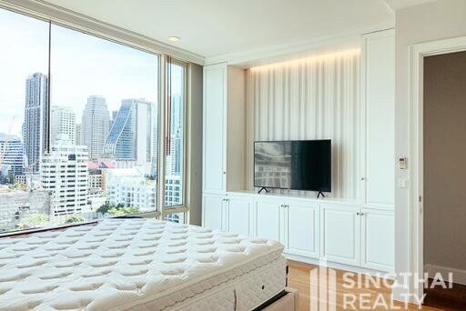 For RENT : Royce Private Residences / 3 Bedroom / 3 Bathrooms / 179 sqm / 145000 THB [8418884]