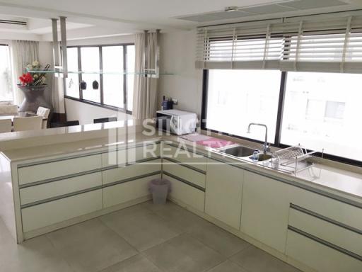 For RENT : Le Raffine Sukhumvit 24 / 3 Bedroom / 3 Bathrooms / 371 sqm / 150000 THB [3519488]