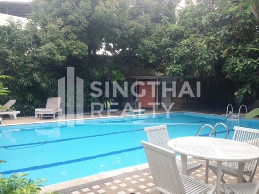 For RENT : House Ekkamai / 4 Bedroom / 5 Bathrooms / 350 sqm / 150000 THB [3591962]