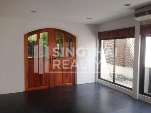 For RENT : House Thonglor / 3 Bedroom / 3 Bathrooms / 301 sqm / 150000 THB [3809177]