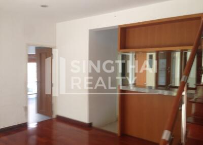 For RENT : House Thonglor / 3 Bedroom / 3 Bathrooms / 301 sqm / 150000 THB [3809177]