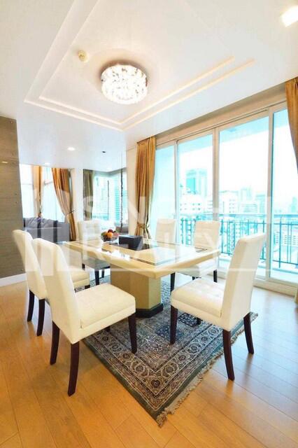 For RENT : Wind Sukhumvit 23 / 3 Bedroom / 3 Bathrooms / 243 sqm / 150000 THB [3863168]