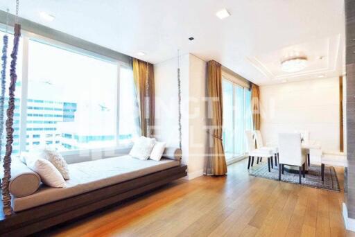 For RENT : Wind Sukhumvit 23 / 3 Bedroom / 3 Bathrooms / 243 sqm / 150000 THB [3863168]