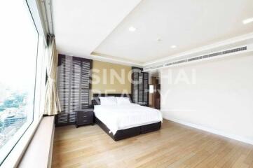 For RENT : Wind Sukhumvit 23 / 3 Bedroom / 3 Bathrooms / 243 sqm / 150000 THB [3863168]