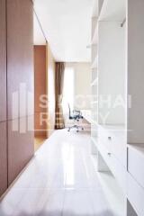 For RENT : Wind Sukhumvit 23 / 3 Bedroom / 3 Bathrooms / 243 sqm / 150000 THB [3863168]