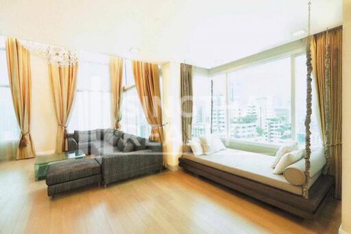 For RENT : Wind Sukhumvit 23 / 3 Bedroom / 3 Bathrooms / 243 sqm / 150000 THB [3863168]