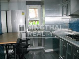 For RENT : House Ekkamai / 3 Bedroom / 3 Bathrooms / 301 sqm / 150000 THB [3855554]