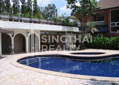 For RENT : House Ekkamai / 3 Bedroom / 3 Bathrooms / 301 sqm / 150000 THB [3855554]