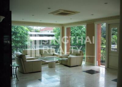 For RENT : House Ekkamai / 3 Bedroom / 3 Bathrooms / 301 sqm / 150000 THB [3855554]