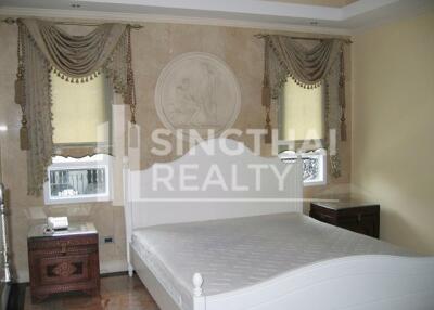 For RENT : House Ekkamai / 3 Bedroom / 3 Bathrooms / 301 sqm / 150000 THB [3855554]