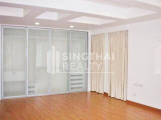 For RENT : House Phromphong / 4 Bedroom / 6 Bathrooms / 401 sqm / 150000 THB [4076939]