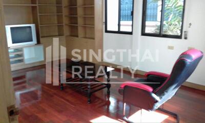 For RENT : House Nana / 3 Bedroom / 2 Bathrooms / 301 sqm / 150000 THB [4217276]