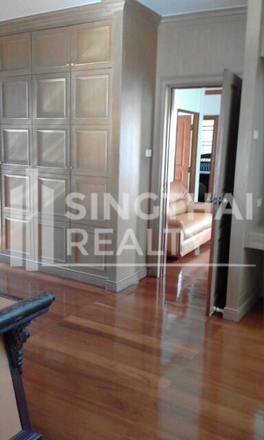 For RENT : House Nana / 3 Bedroom / 2 Bathrooms / 301 sqm / 150000 THB [4217276]