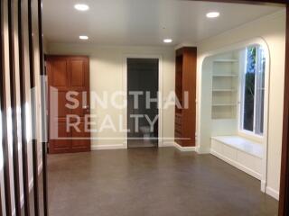 For RENT : House Ekkamai / 4 Bedroom / 4 Bathrooms / 401 sqm / 150000 THB [4253309]