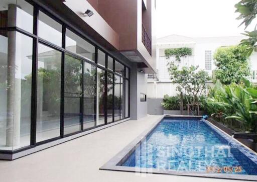 For RENT : House Thonglor / 3 Bedroom / 3 Bathrooms / 331 sqm / 150000 THB [5122463]