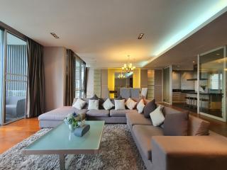 For RENT : Domus / 3 Bedroom / 4 Bathrooms / 212 sqm / 150000 THB [5757275]