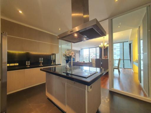 For RENT : Domus / 3 Bedroom / 4 Bathrooms / 212 sqm / 150000 THB [5757275]