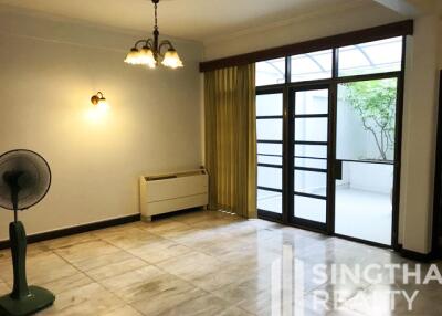 For RENT : Townhouse Phromphong / 3 Bedroom / 3 Bathrooms / 501 sqm / 150000 THB [6246552]