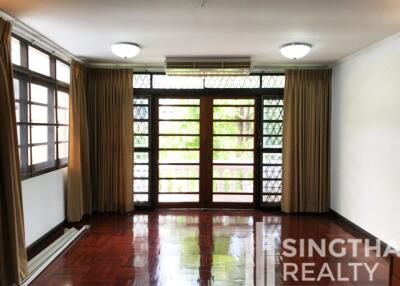 For RENT : Townhouse Phromphong / 3 Bedroom / 3 Bathrooms / 501 sqm / 150000 THB [6246552]