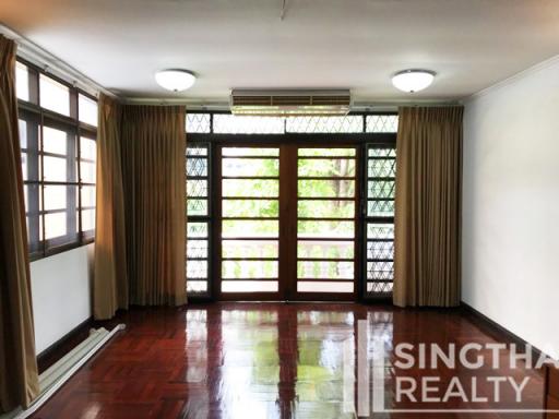 For RENT : Townhouse Phromphong / 3 Bedroom / 3 Bathrooms / 501 sqm / 150000 THB [6246552]